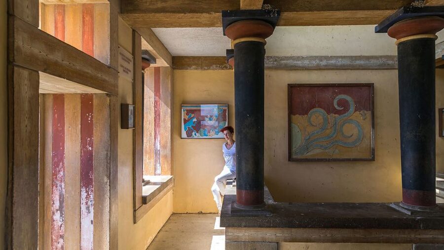 Heraklion: Knossos Private Guided Tour & Skip-the-Line Entry - Step Into the Palace: What Your 1.5 Hours Are Actually For