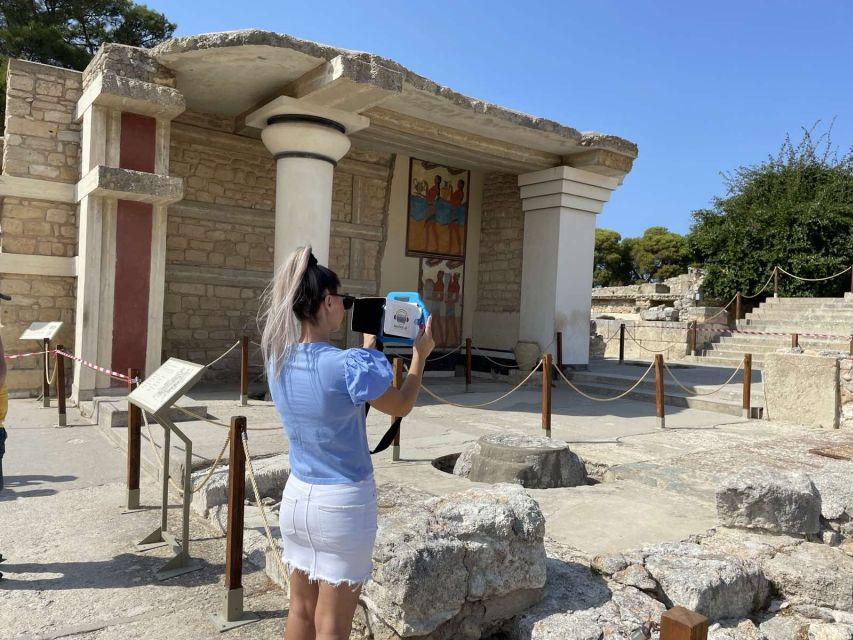 Heraklion: Palace of Knossos 3D Virtual Audio Tour by Tablet - Skip-the-line access to the Temple of Knossos, and the separate Palace ticket