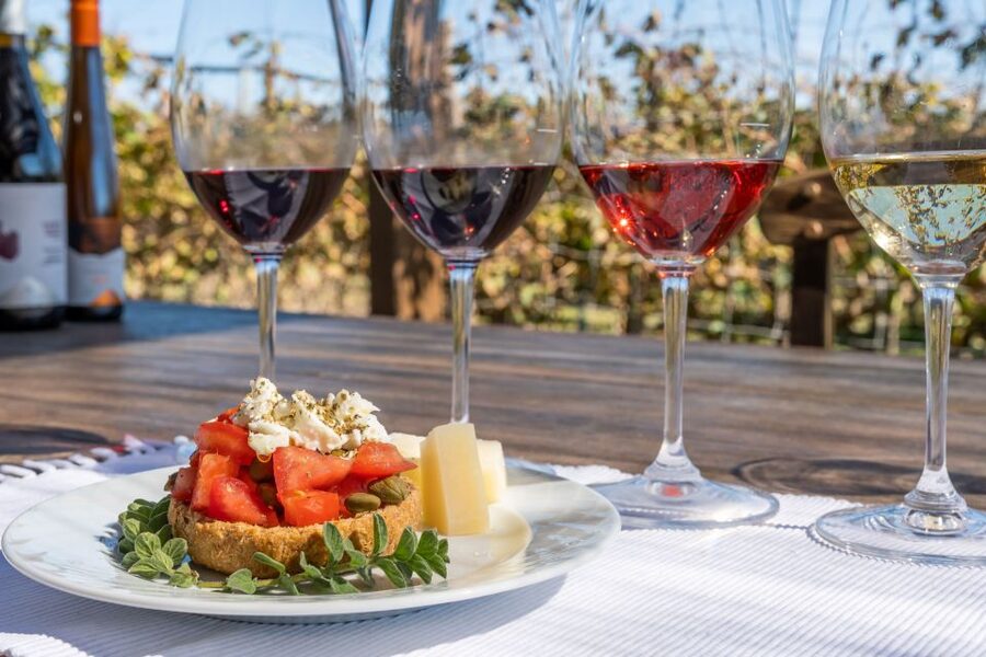 Heraklion: Private Food and Wine Tour with a local Sommelier - Second Winery: 6 Indigenous-Grape Wines and a Vineyard Lunch Pairing