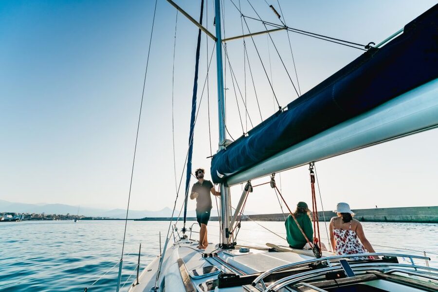 Heraklion: Sailboat Cruise to Dia Island with Drinks & Lunch - What the onboard meal and drinks actually do for your day