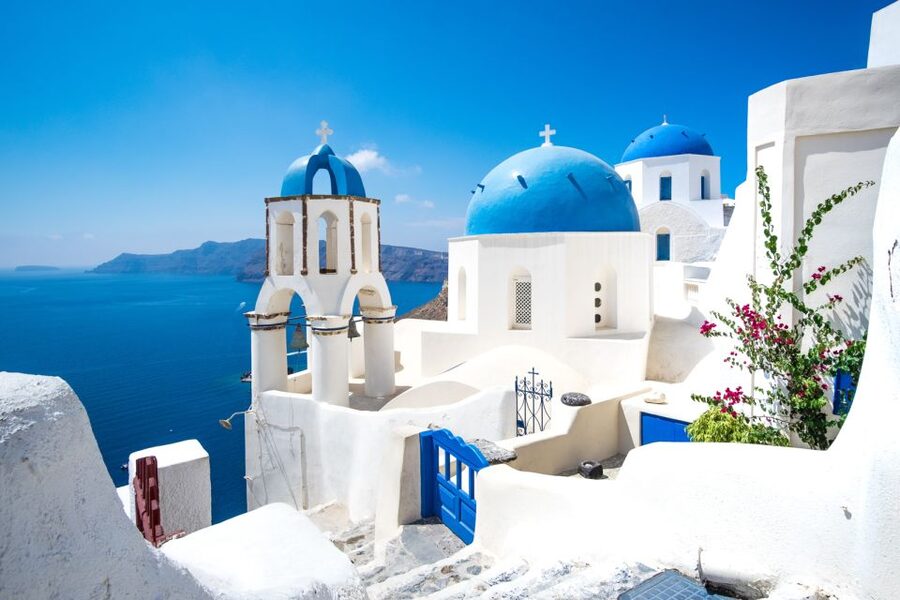 Heraklion: Santorini Day Trip with Boat Transfer & Oia Visit - What to pack for an 11-hour Santorini day