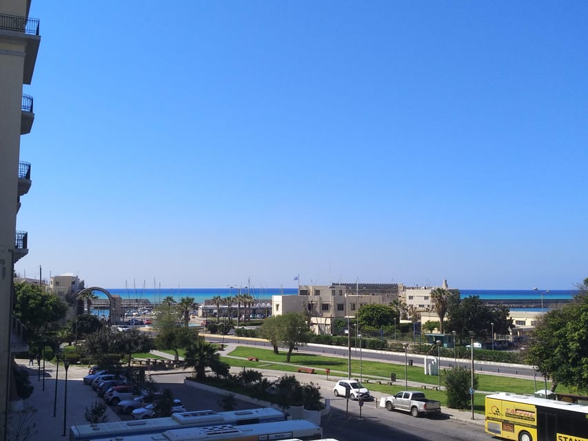 Heraklion: Sightseeing Tour with Greek Meze - Morosini Fountain: the short cafe pause that keeps the tour human