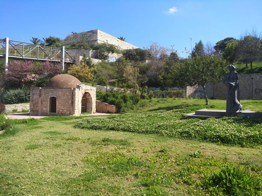 Heraklion: Sightseeing Tour with Greek Meze - Venetian Walls: where the guide turns stone into context