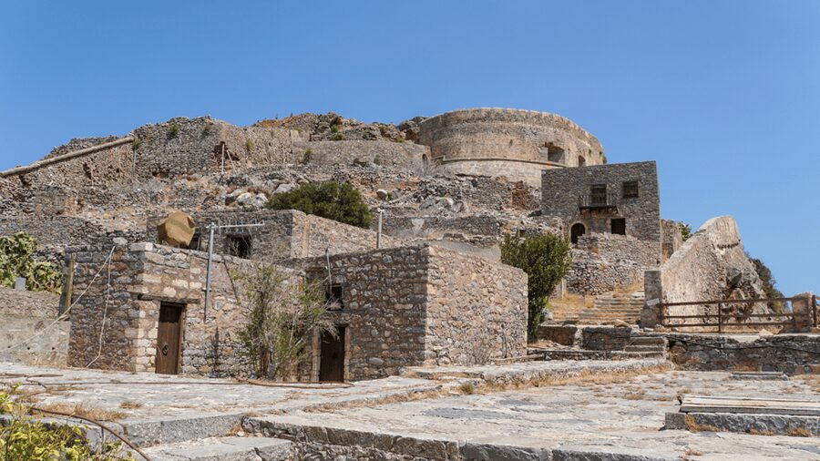 Heraklion: Spinalonga and Agios Nikolaos Cruise with Lunch - Food and drinks: decent lunch value, but don’t expect restaurant-level perfection