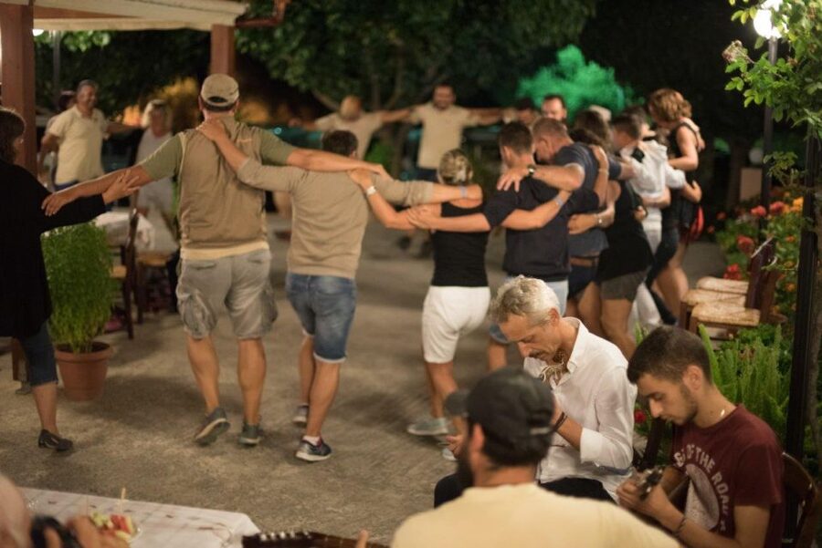 Heraklion: Sunset Safari with Dinner & Prosecco - Cretan Taverna Dinner: Traditional Food Plus Wine and a Vegetarian Option