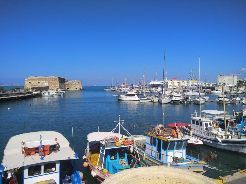 Heraklion: Walking city tour & Wine tasting - Kornarou Square time, plus that useful middle-of-the-day grounding