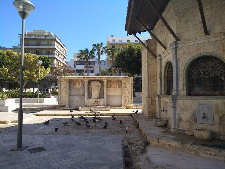 Heraklion: Walking city tour & Wine tasting - Historical Museum of Crete: the context stop that helps your wine tasting click