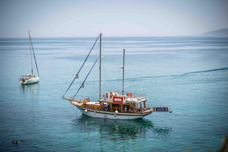 Hersonisos: Boat Cruise with Swim Stops and Lunch - Lunch on Board: Grilled Meal, Bread, Salad, and Fruit Dessert