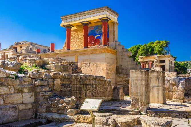 Hop-On Hop-Off Sightseeing Bus Tour in Heraklion - Ammoudara beach loop: resorts, a cultural stop, and an easy reset