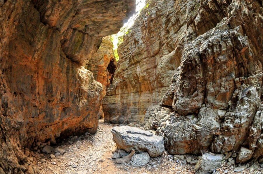 Imbros gorge walk and swimming at Frangokastello - Walking the 8 km canyon: rocky footing and the close walls moment