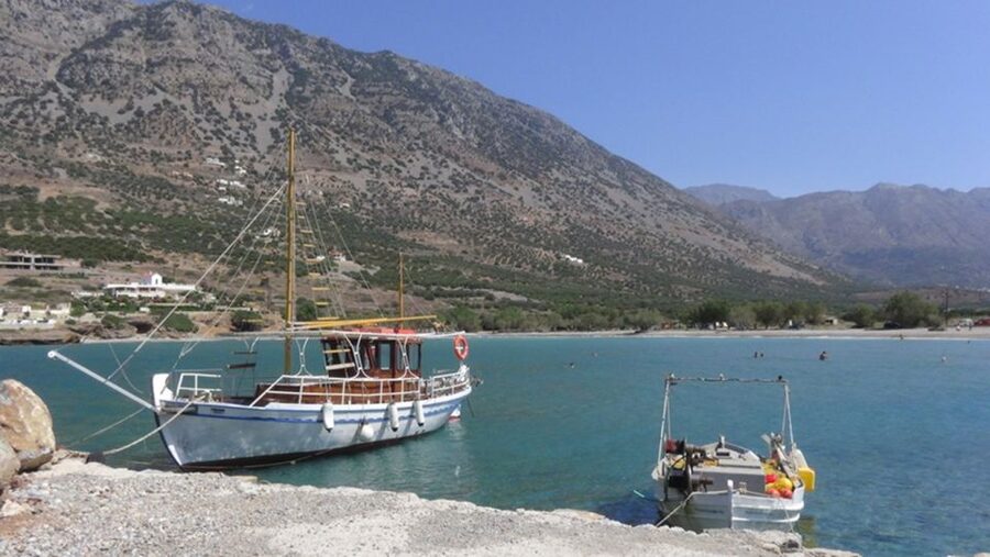 Jeep Driving Tour to Thripti Mountains and typical villages - Kavousi and the 3250-year-old olive tree: culture you can see up close