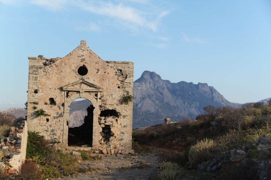 Kissamos: Balos and Gramvousa Private Sailing Trip with Meal - Gramvousa Imeri Island: the 20-minute hike to the Venetian fortress views