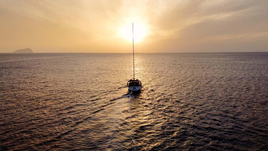 Kissamos: Balos Lagoon Sunset Sailing Cruise - The 1.5-Hour Sail Out: Gramvousa Cape Views From Deck Comfort