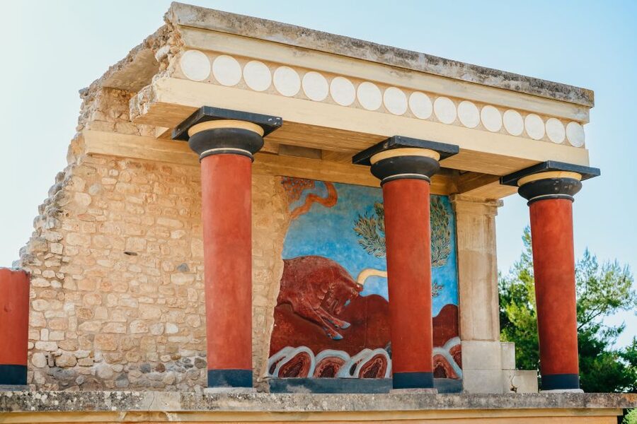 Knossos: Knossos Palace Skip-the-Line Guided Walking Tour - Entering Knossos Palace: what priority entry really buys you