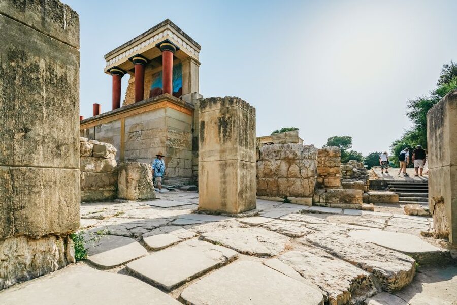 Knossos: Knossos Palace Skip-the-Line Guided Walking Tour - Inside the ruins: throne, sanctuaries, royal rooms, and the water system
