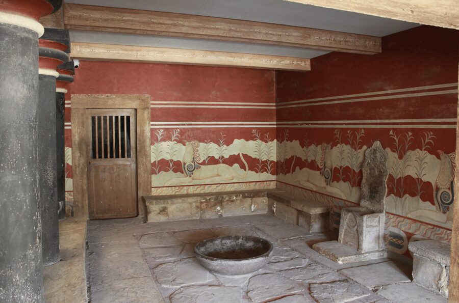 Knossos: Knossos Private Guided Tour - King Minos, the labyrinth, and Minotaur myths with context