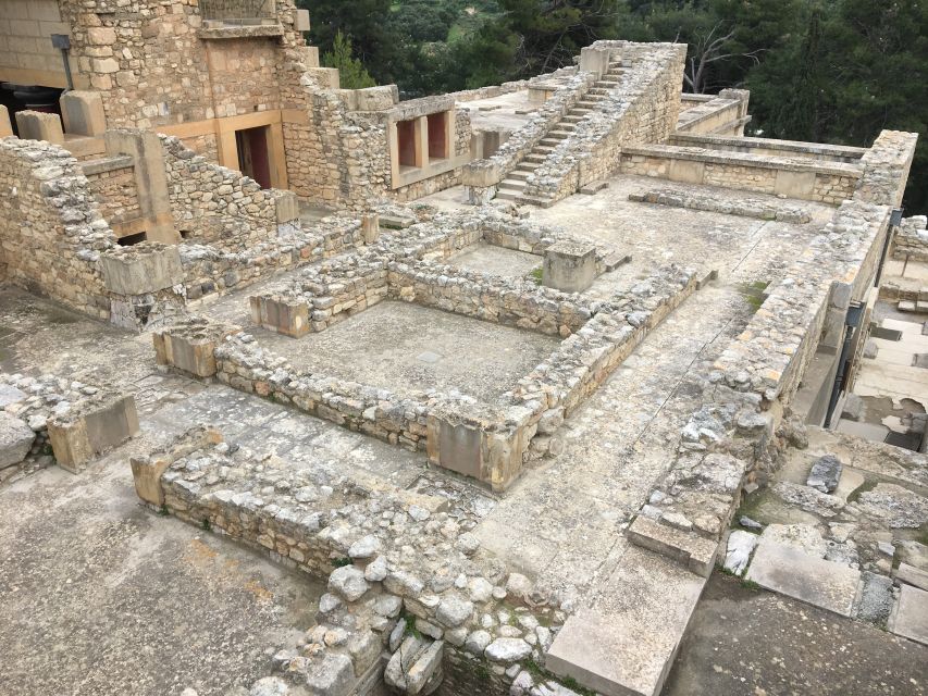 Knossos Palace Guided Walking Tour (Without Tickets) - Skip-the-line help, but entry is still your responsibility