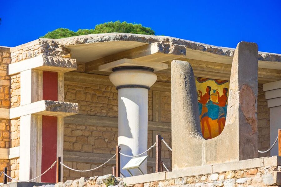 Private Knossos Skip The Line Tour inc. lunch & wine tasting - Small Things That Matter: Shoes, Diets, Kids