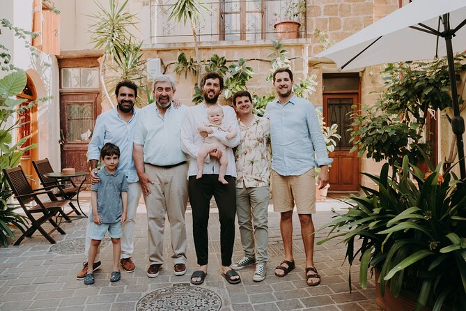 Private professional Vacation photoshoot in Chania - Who this Chania photo shoot suits best