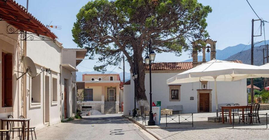 Private tasting of 6 cretan wines in Fres village - Where to meet in Fres (so you do not waste time)