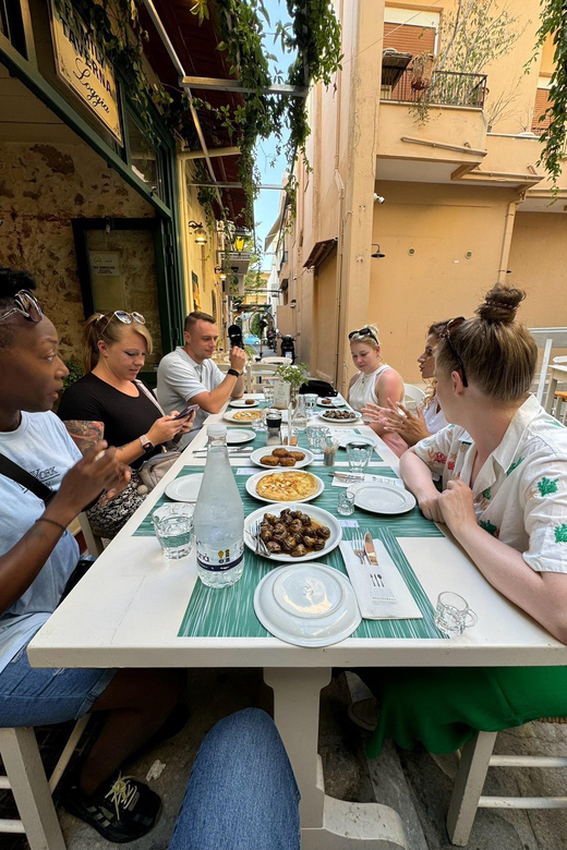 Rethymno Old Town: A Traditional Cretan Food Tour - Spirits, snacks, and the meze moment with rakomelo
