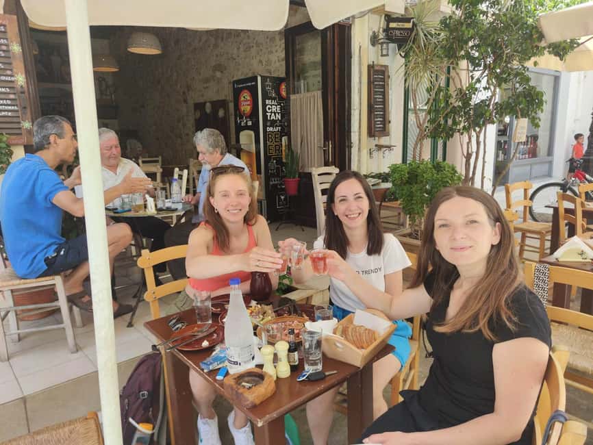 Rethymno: Old Town and Food Tasting Private Tour - Meeting at 4 Martyrs Square, then walking the lines of the Old Town
