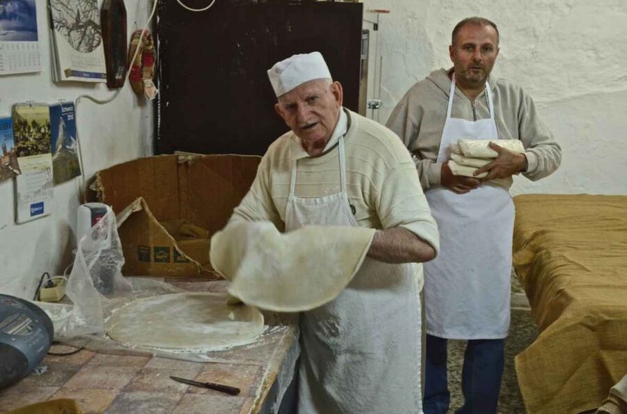 Rethymno: Old Town Walking Tour with Meal - Breakfast at a Kafeneio: Coffee or Juice, Plus Sfakianopita with Jam