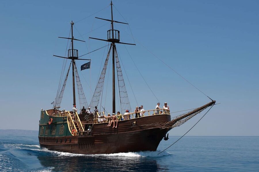 Rethymno: Pirate Boat Cruise with Swimming Stops - What You See on the Return: Caves of Kefalas and Venetian Harbour Views