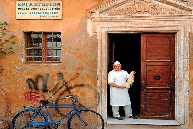 Rethymno Walking & Gastronomy Tour - Stop 4: A Venetian-era tavern stop with mezedes, raki, and wine