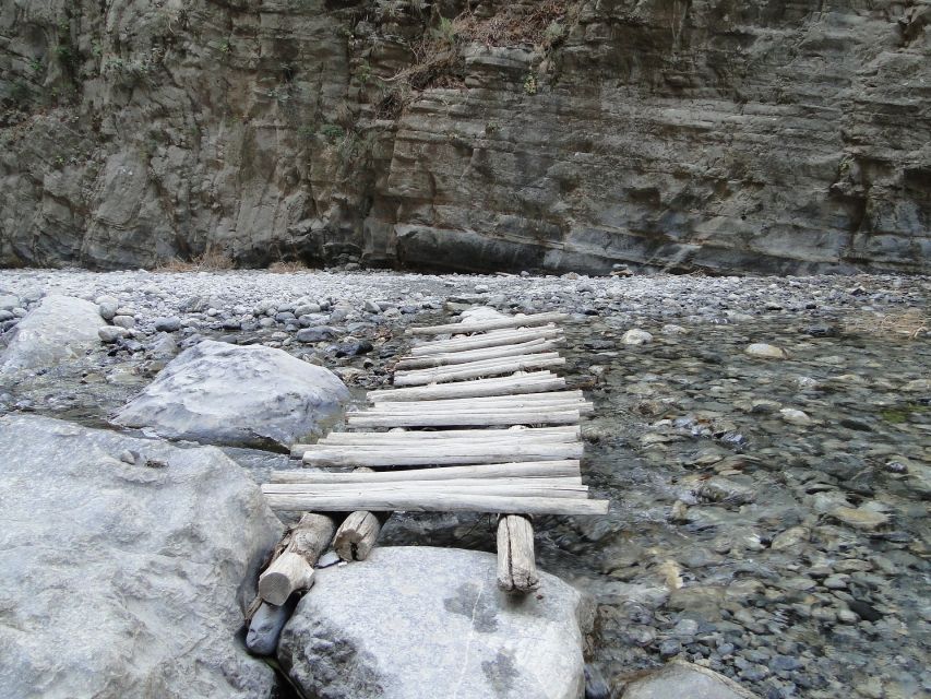 Samariá Gorge Hike: Day Excursion from Chania - Rest stops, water, and toilets: how the route is supported