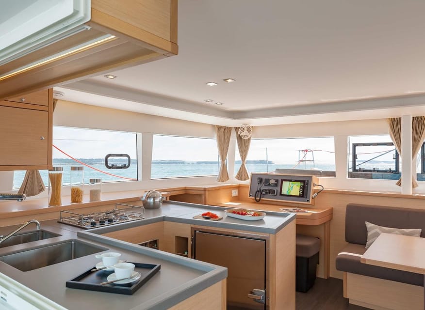 SUP Safari - Catamaran Cruise Dia Island & Gourmet Delights! - Equipment and Comfort Details That Make the Day Easier